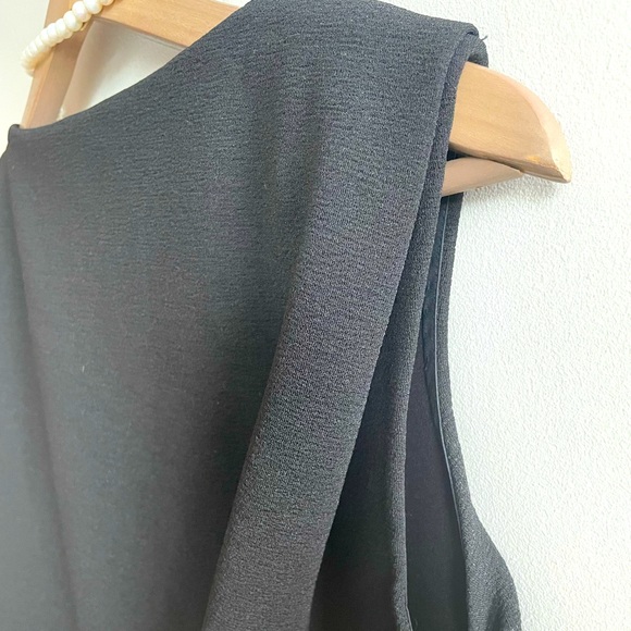 Club Monaco black cropped top - Picture 3 of 6